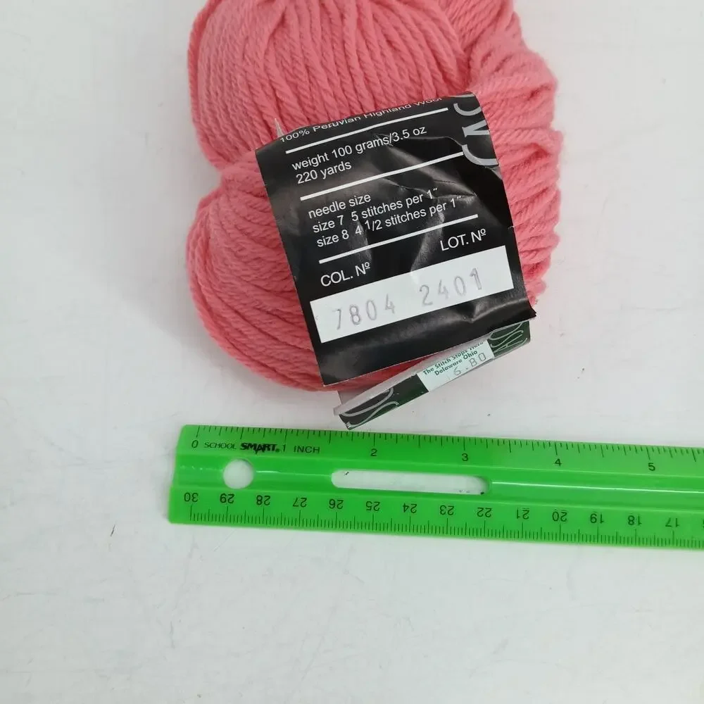 Cascade Yarn Coral ~ 1 skien ~ 3.5 oz ~ 100% Peruvian Highland Wool #7804
